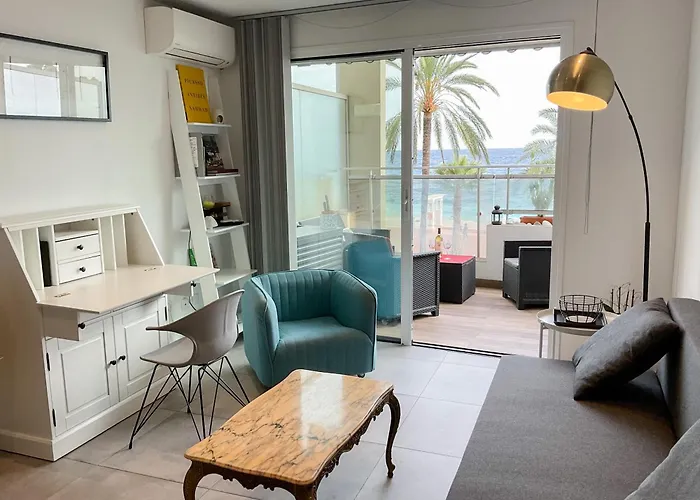 La Prom 2 - A Two Bedroom Apartment With A Sea View